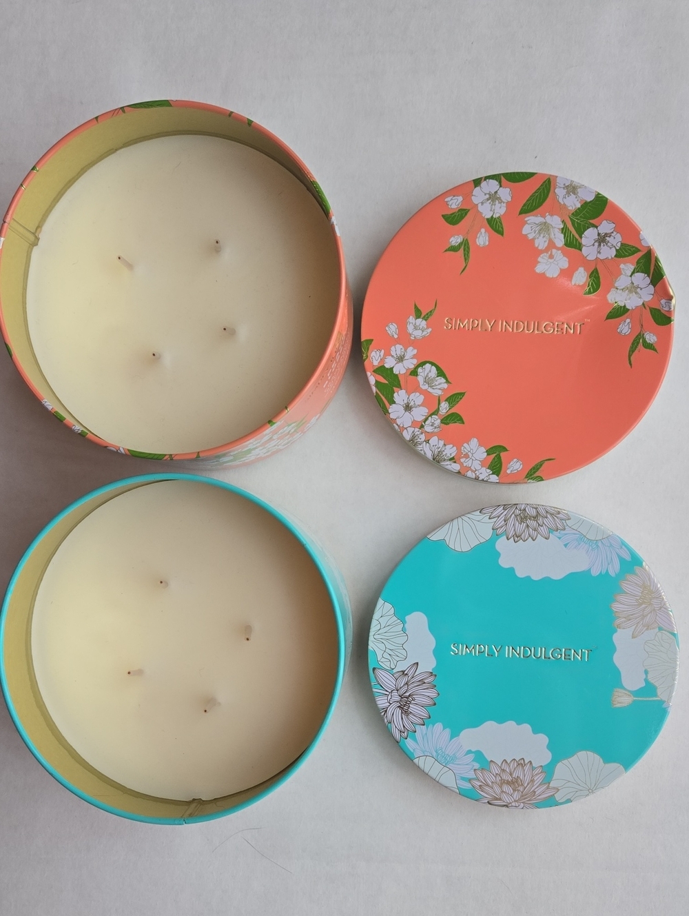 2 Simply Indulgent Soy Scented Candles Floral Tins Peach Blossom Water Lily 14OZ